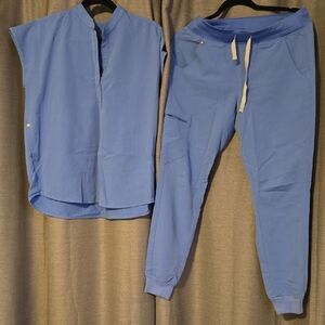 Figs Blue Women's Rafaela Top & Zamora Jogger Set